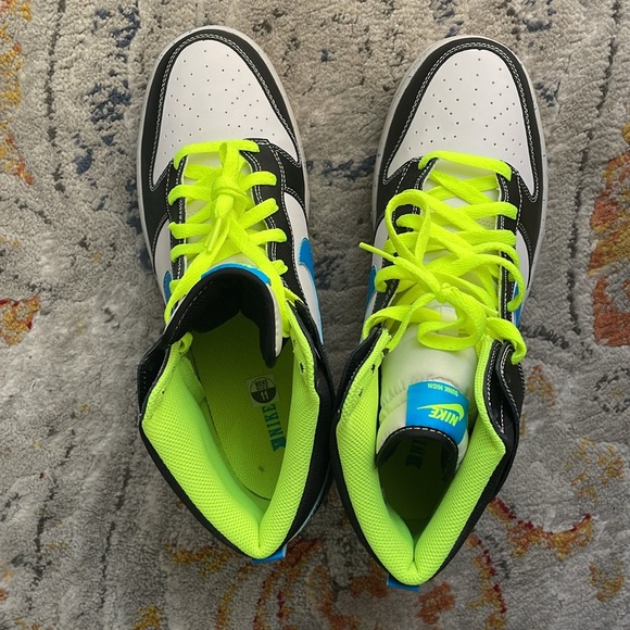 New Dunk High Nikes - Picture 4 of 4